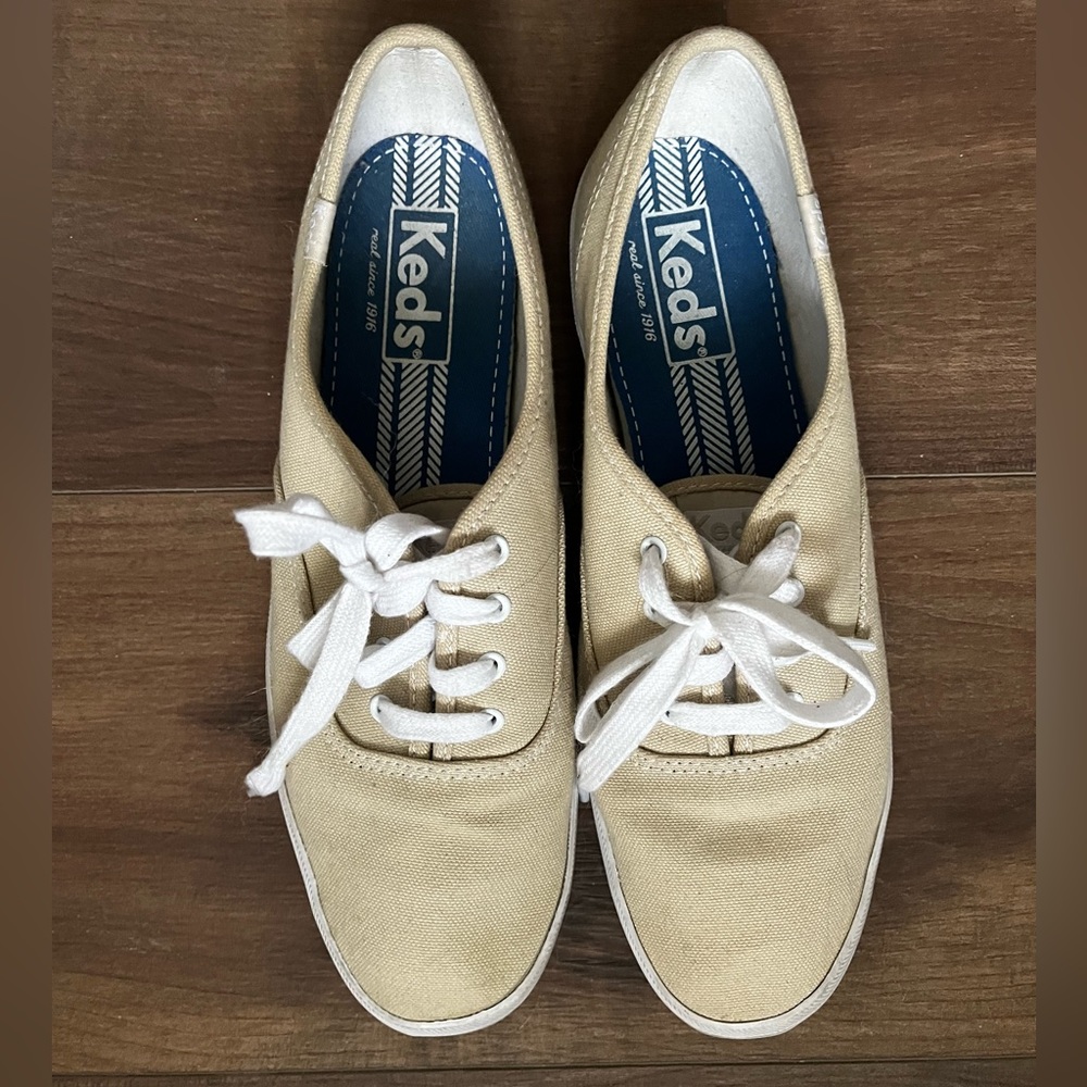 Keds Women’s Size 9 Tan Canvas Lace Up Casual Sneaker